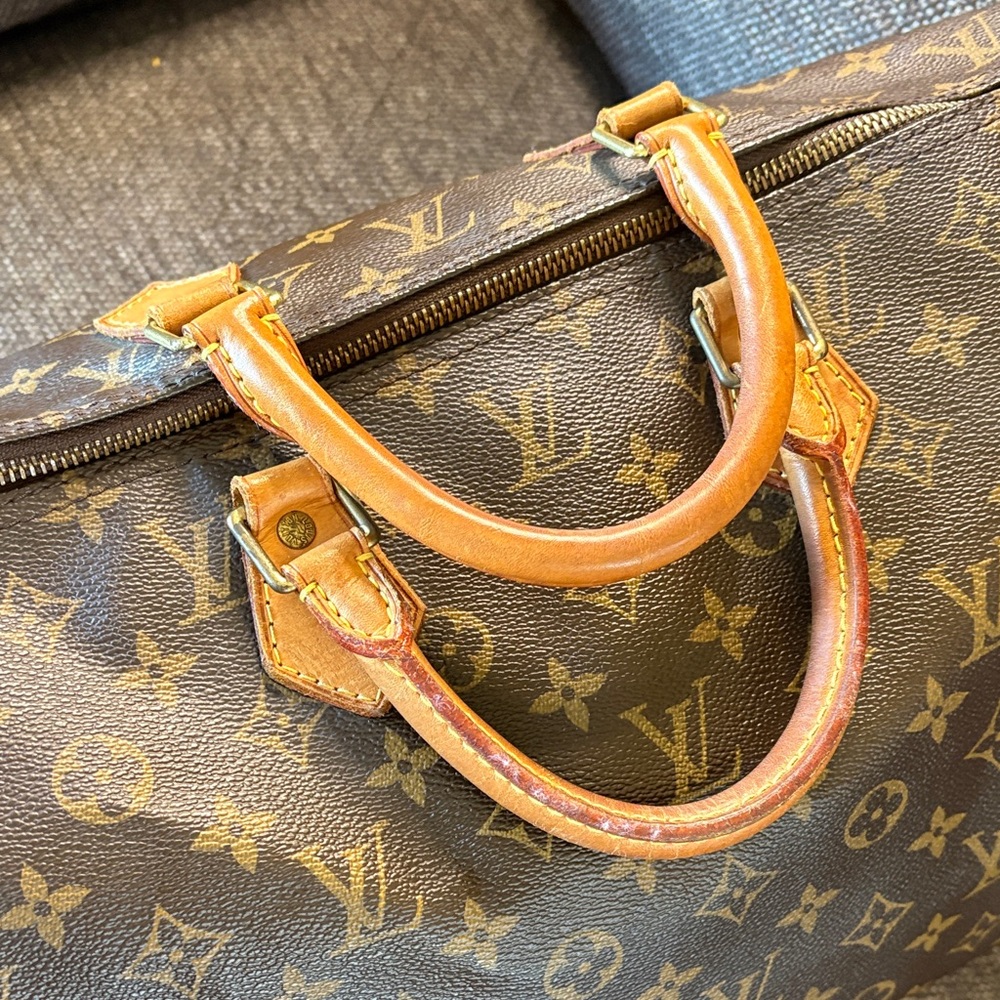 Louis Vuitton Speedy 40 Monogram Boston Bag- Preowned - Picture 8 of 17